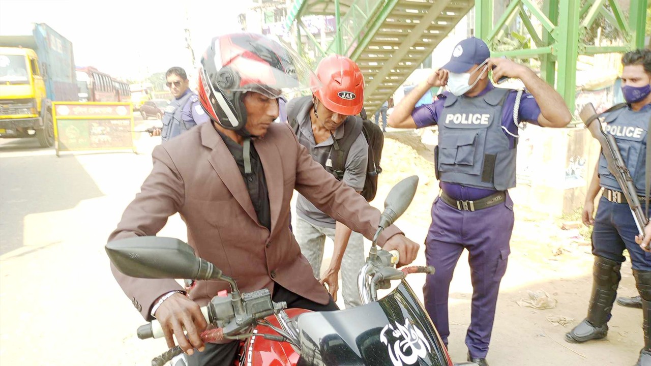 রাজধানীর ১১ প্রবেশপথে ‘চেকপোস্ট’ বসিয়েছে পুলিশ